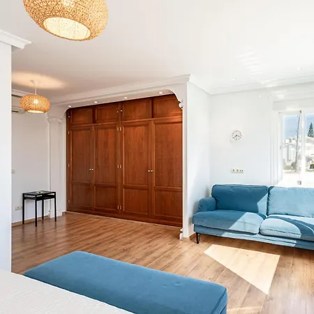 Prázdninový dům Frontline Townhouse El Rosario- 4 Bedrooms *