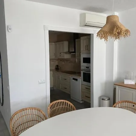 Frontline Townhouse El Rosario- 4 Bedrooms * Marbella