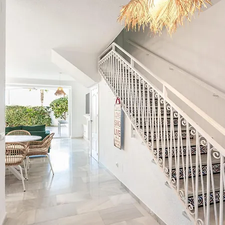 Frontline Townhouse El Rosario- 4 Bedrooms Holiday home *