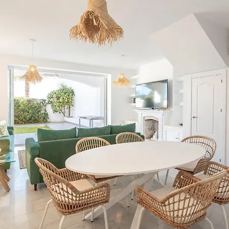 Frontline Townhouse El Rosario- 4 Bedrooms Holiday home