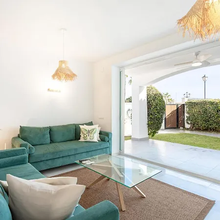 Frontline Townhouse El Rosario- 4 Bedrooms Holiday home *