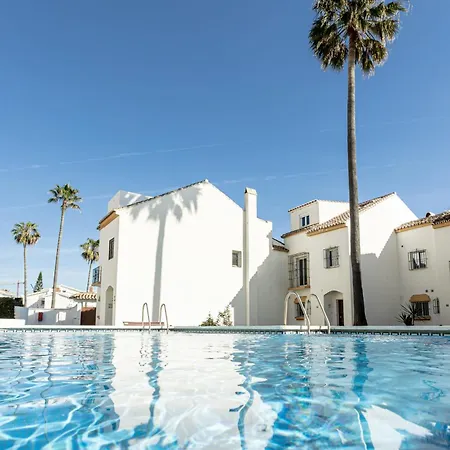 Holiday home Frontline Townhouse El Rosario- 4 Bedrooms Marbella