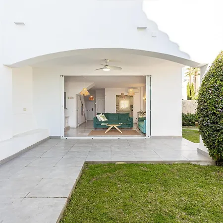 Frontline Townhouse El Rosario- 4 Bedrooms *