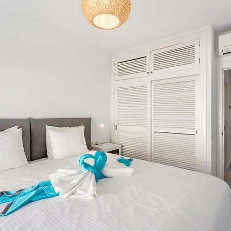 Frontline Townhouse El Rosario- 4 Bedrooms Marbella