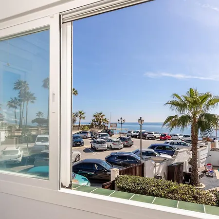 Frontline Townhouse El Rosario- 4 Bedrooms Holiday home *