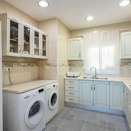 Feriehus Frontline Townhouse El Rosario- 4 Bedrooms *