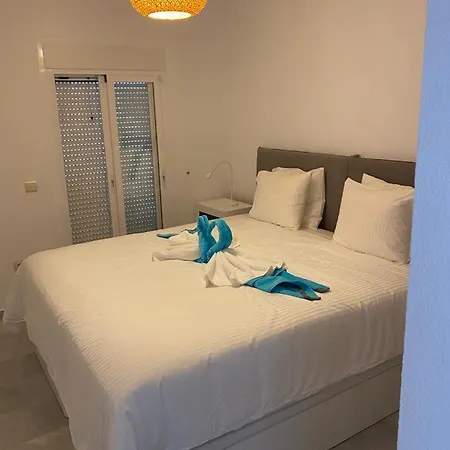 Frontline Townhouse El Rosario- 4 Bedrooms Marbella