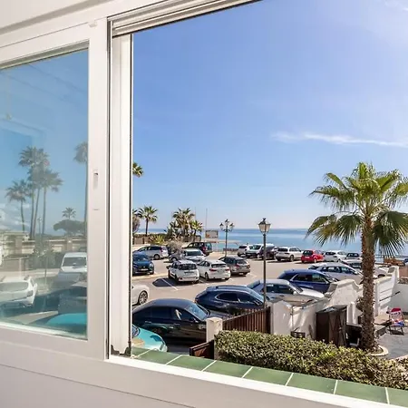 Frontline Townhouse El Rosario- 4 Bedrooms Feriehus Marbella