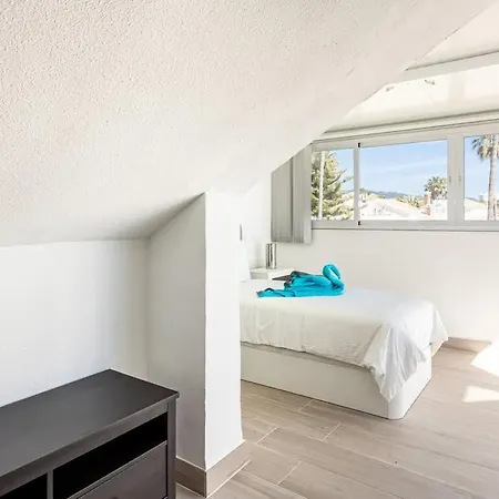 Feriehus Frontline Townhouse El Rosario- 4 Bedrooms Marbella