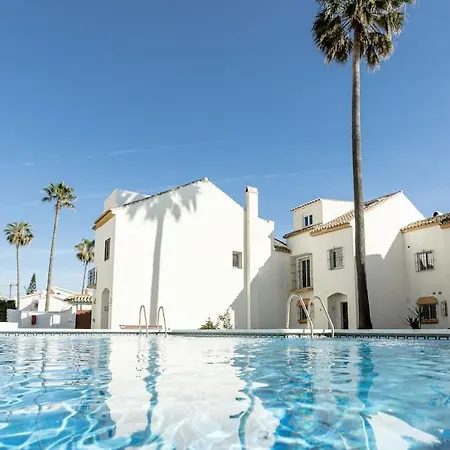 Feriehus Frontline Townhouse El Rosario- 4 Bedrooms