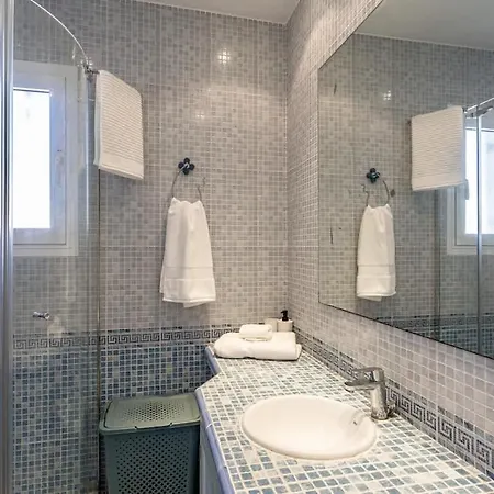 Frontline Townhouse El Rosario- 4 Bedrooms * Marbella